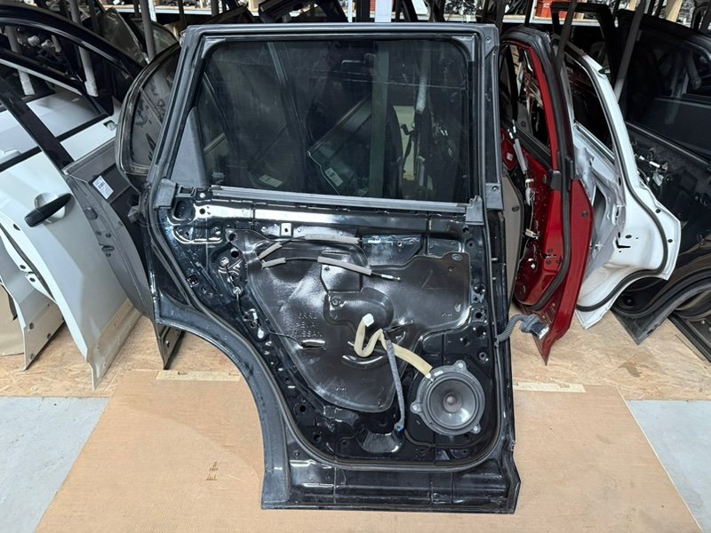 Дверь боковая задняя левая Rogue 2021 T33 2.5