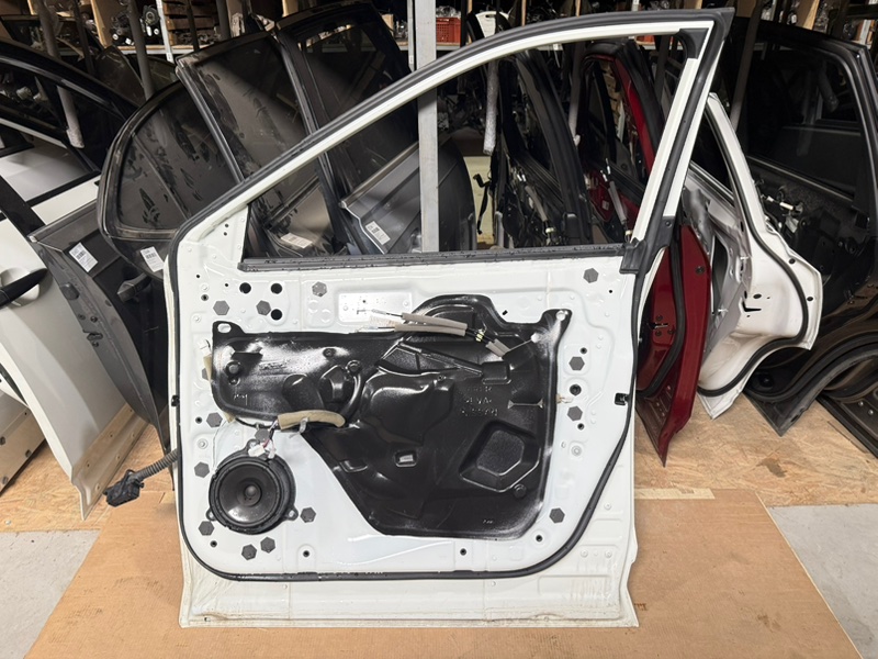 Дверь боковая передняя правая Rogue 2021 T33 2.5