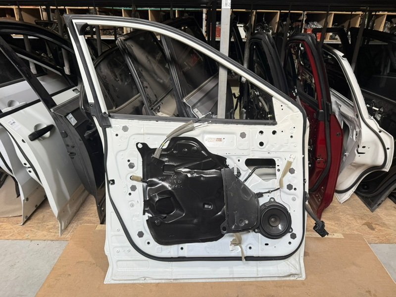 Дверь боковая передняя левая Rogue 2021 T33 2.5