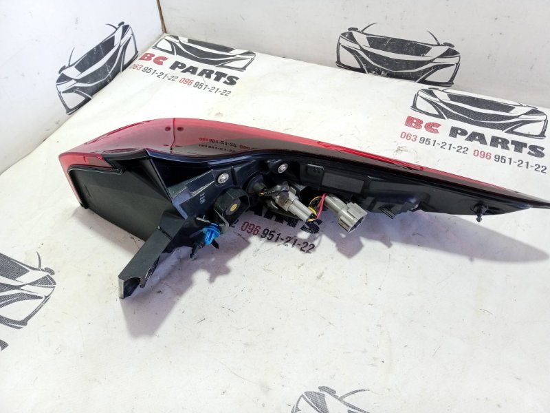 Фонарь наружный (в крыло) задний левый Rogue 2021 T33 2.5
