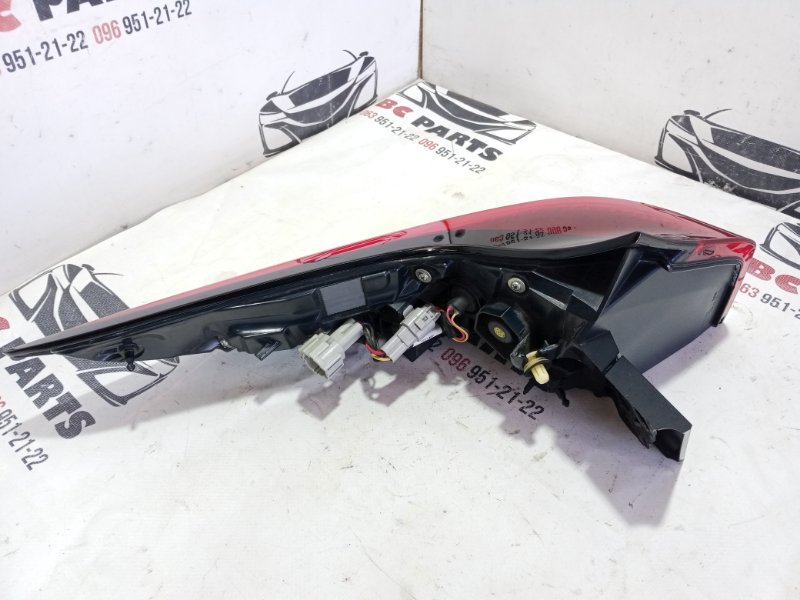 Фонарь наружный (в крыло) задний правый Rogue 2023 T33 1.5