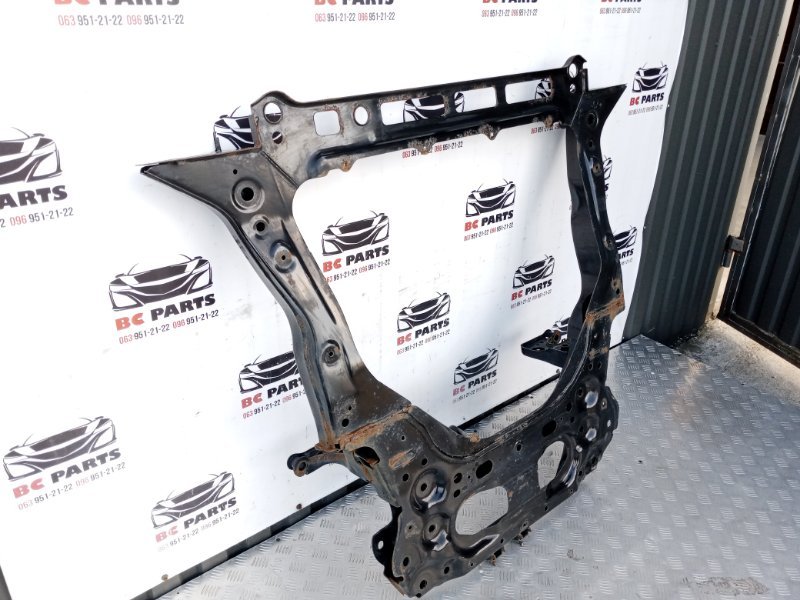 Подрамник передний Nissan Rogue T33 2.5