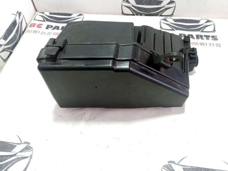 Корпус блока предохранителей Rogue 2021 T33 2.5