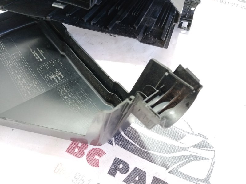 Корпус блока предохранителей Rogue 2021 T33 2.5
