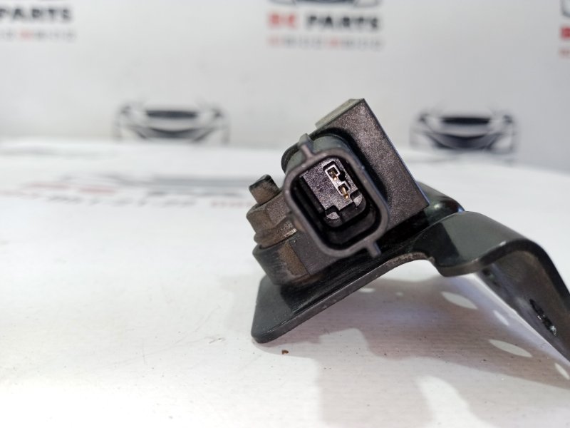 Датчик удара передний Rogue 2021 T33 2.5