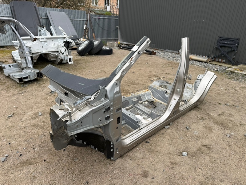 Часть кузова левый Rogue 2022 T33 1.5