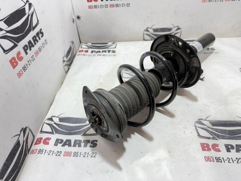 Стойка подвески передняя левая Nissan Rogue T33 1.5