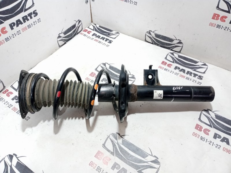 Стойка подвески передняя правая Nissan Rogue 2021 T33 2.5 543026RA0E Б/У