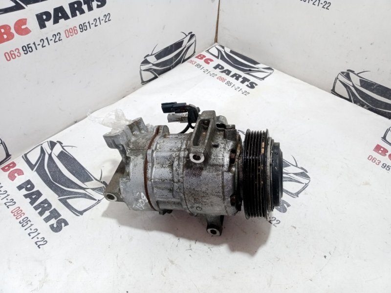 Компрессор кондиционера Nissan Rogue T33 2.5 Компрессор кондиционера Nissan Rogue T33 2.5