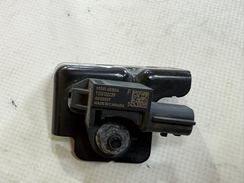 Датчик удара передний Nissan Rogue 2021 T33 2.5 985816rr0a Б/У