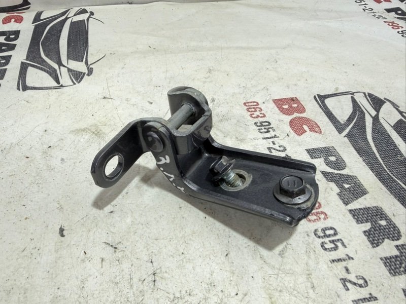 Петля двери задняя левая Lexus RX 350 2012 3.5 6878002050 Б/У