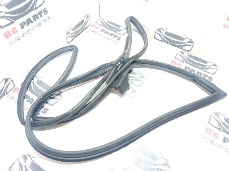 Уплотнительная резинка боковой двери передняя левая Nissan Rogue 2023 T33 1.5 80831-6RR0A Б/У