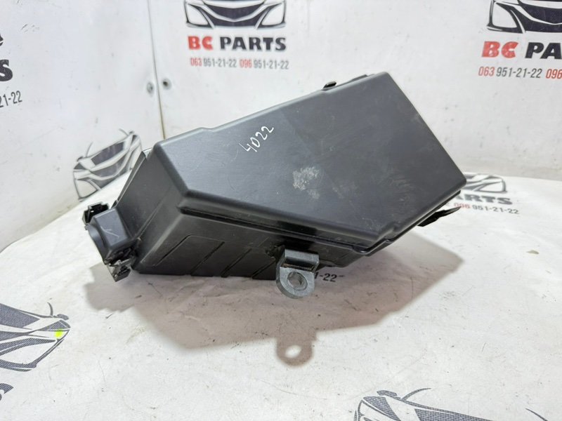 Корпус блока предохранителей Nissan Rogue 2023 T33 1.5 284B9-6RA0A Б/У