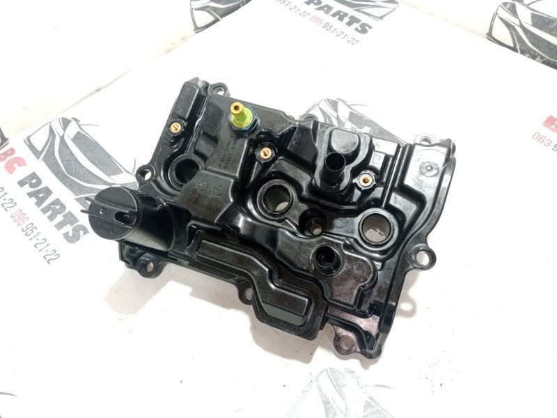 Клапанная крышка Nissan Rogue T33 1.5