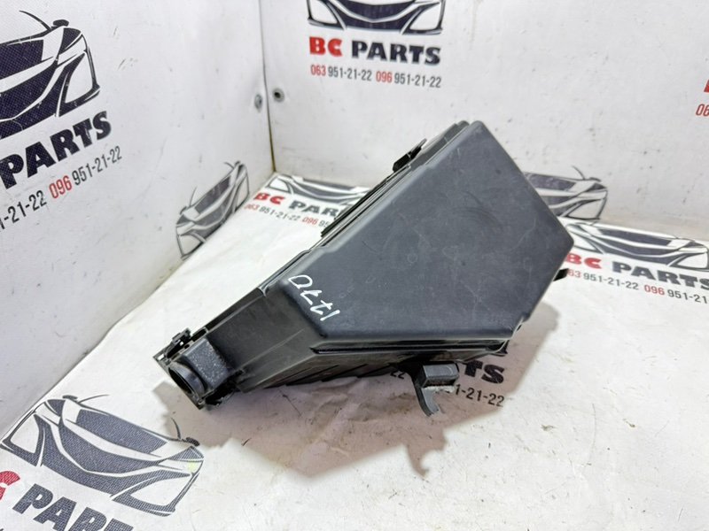 Корпус блока предохранителей Nissan Rogue 2024 T33 1.5 284B9-6RA0A Б/У