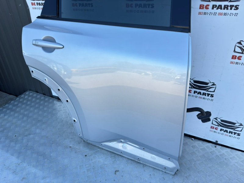Дверь боковая задняя правая Rogue 2020 T33 2.5
