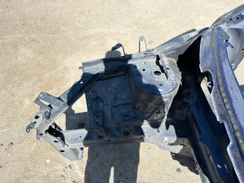 Часть кузова передний правый Rogue 2021 T33 2.5