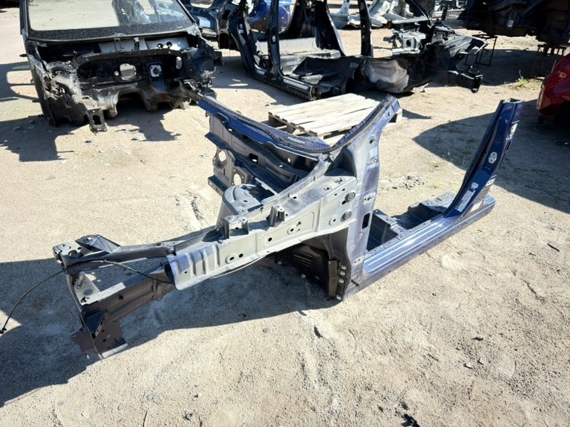 Часть кузова передний левый Rogue 2021 T33 2.5
