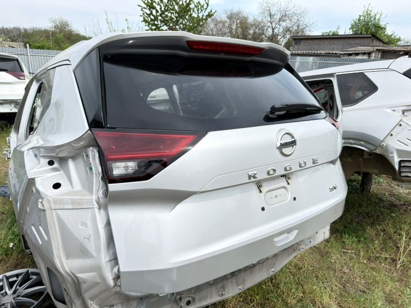 Крышка багажника Nissan Rogue T33 2.5