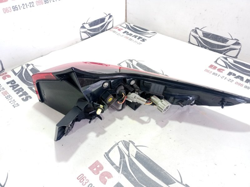 Фонарь наружный (в крыло) задний левый Rogue 2021 T33 2.5