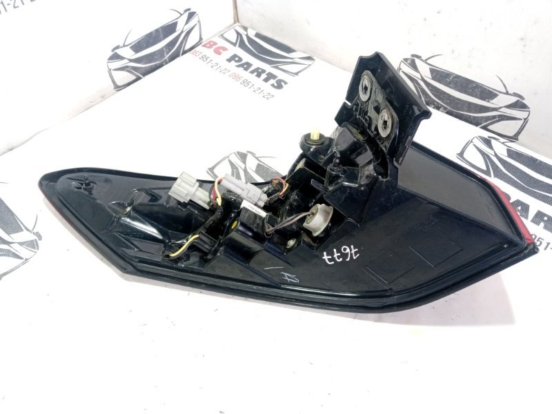 Фонарь наружный (в крыло) задний правый Rogue 2022 T33 1.5