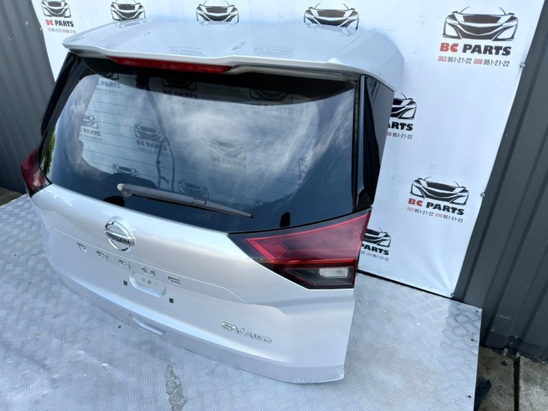 Крышка багажника Nissan Rogue T33 2.5