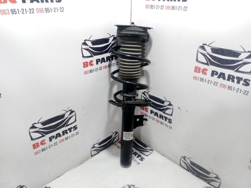 Стойка подвески передняя правая Nissan Rogue 2020 T33 2.5 543026RA1D Б/У