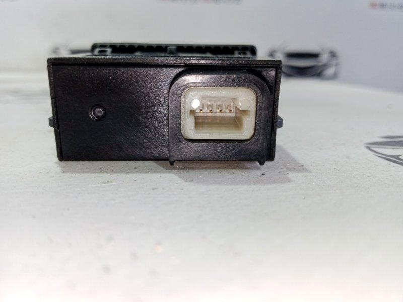 USB разъем задний Rogue 2023 T33 1.5