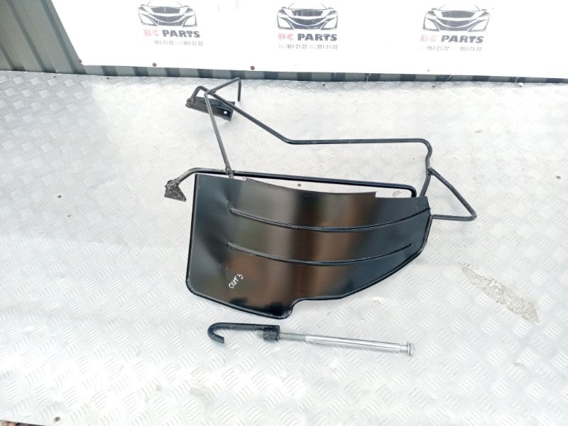 Крепление запасного колеса Mitsubishi Outlander 2.0