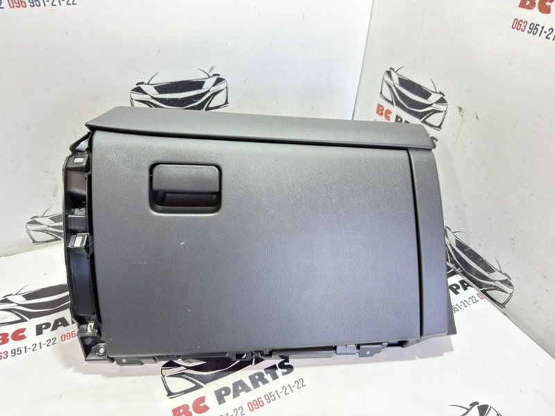 Бардачок Mitsubishi Outlander 2020 2.0 8006A615XA Б/У