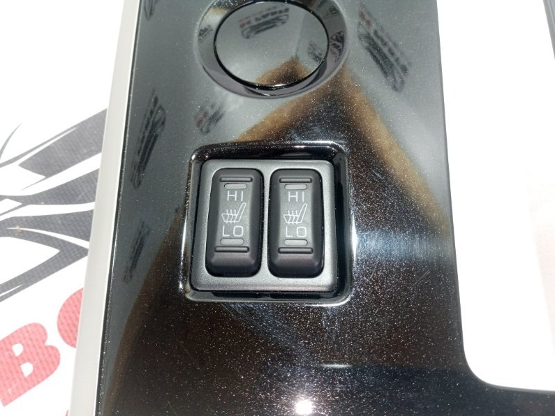 Накладка центральной консоли Mitsubishi Outlander 2.0
