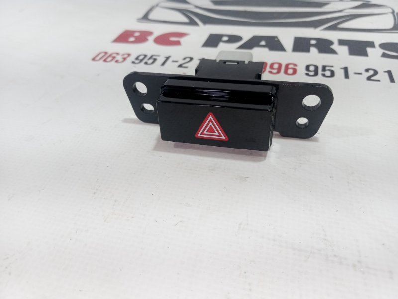 Кнопка аварийной сигнализации Mitsubishi Outlander 2020 2.0 8610A231 Б/У