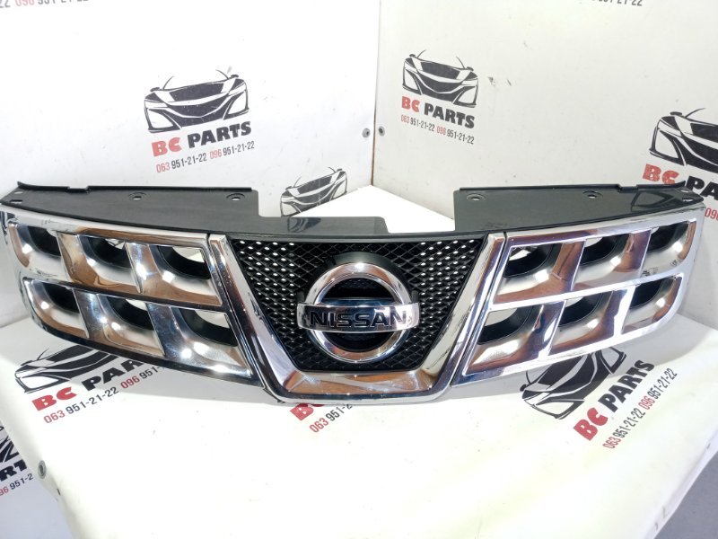Решетка радиатора Nissan Rogue 2007-2014 623101VK0A Б/У
