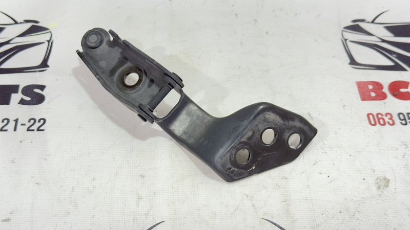 Петля крышки багажника правая Nissan Rogue T33 2.5