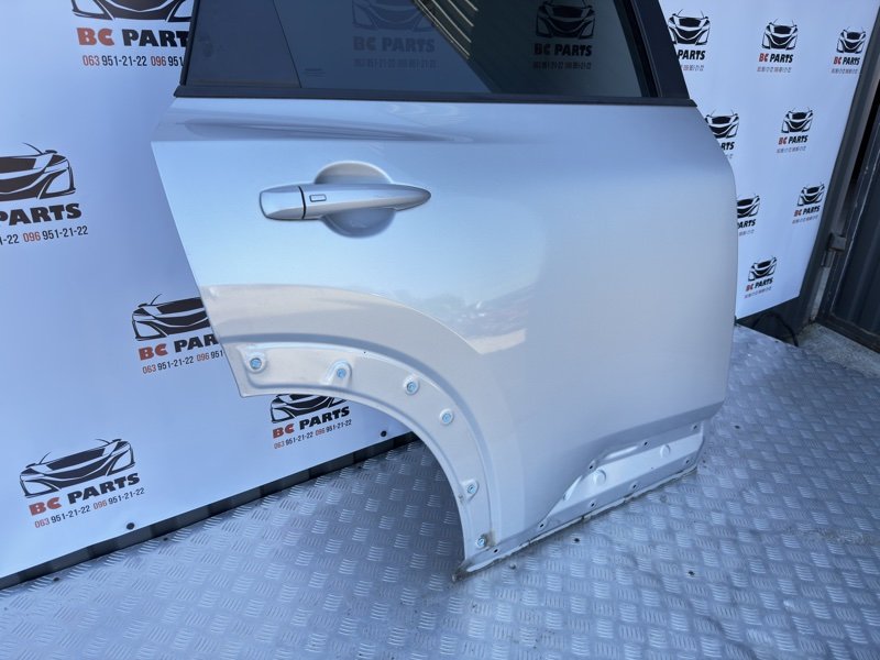 Дверь боковая задняя правая Nissan Rogue T33 1.5 Дверь боковая задняя правая Nissan Rogue T33 1.5