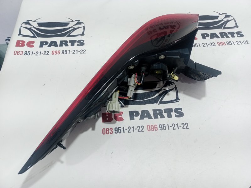 Фонарь наружный (в крыло) задний правый Rogue 2021 T33 2.5