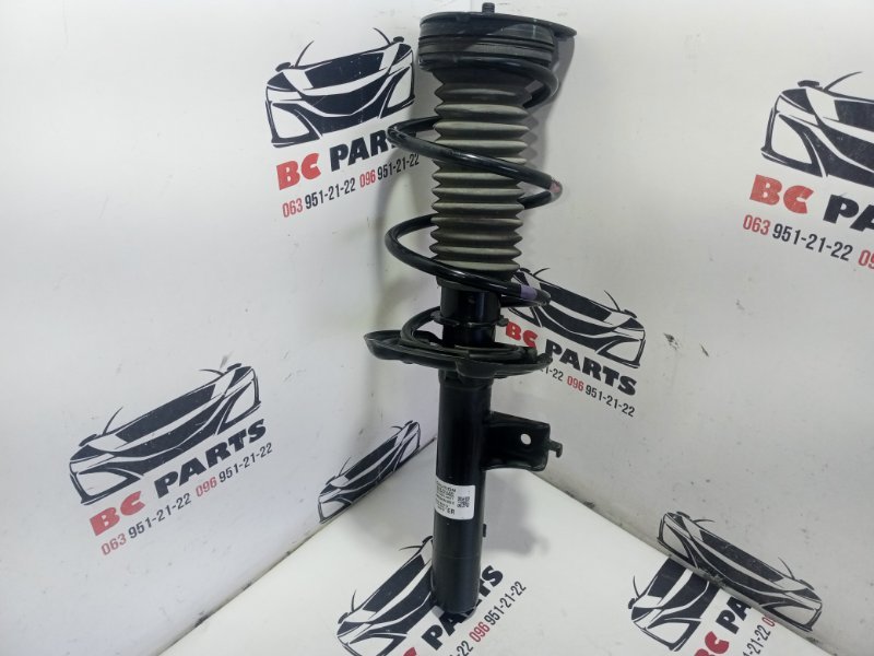 Стойка подвески передняя правая Nissan Rogue 2022 T33 1.5 543026RA1D Б/У
