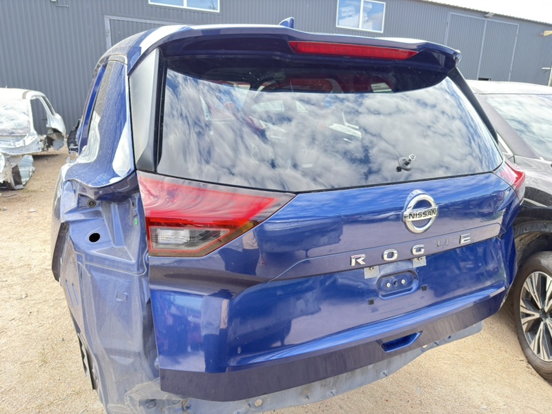Крышка багажника Nissan Rogue T33 2.5