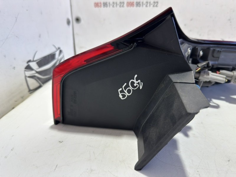 Фонарь наружный (в крыло) задний левый Rogue 2021 T33 2.5