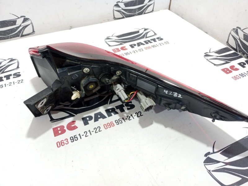 Фонарь наружный (в крыло) задний левый Rogue 2022 T33 1.5