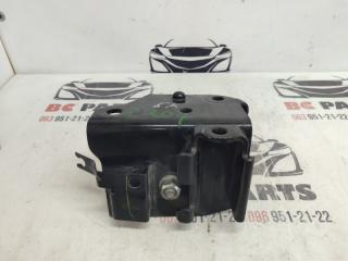 Кронштейн задний левый Nissan Sentra B17 1.8 Кронштейн задний левый Nissan Sentra B17 1.8