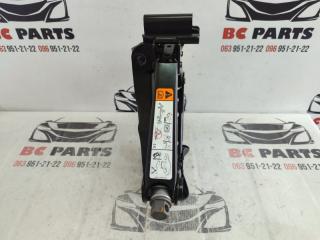 Домкрат Fusion 2012-2020 MK5 1.5 Домкрат Fusion 2012-2020 MK5 1.5