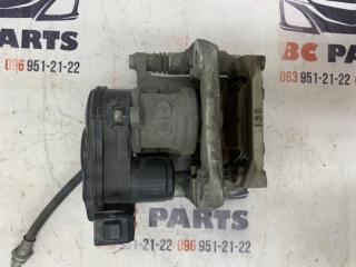 Суппорт тормозной задний правый Nissan Rogue T33 2.5