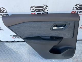 Обшивка боковой двери задняя левая Nissan Rogue T33 2.5 Обшивка боковой двери задняя левая Nissan Rogue T33 2.5