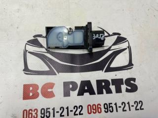 Датчик массового расхода воздуха Nissan Rogue 2018 Б/У Датчик массового расхода воздуха Nissan Rogue 2018