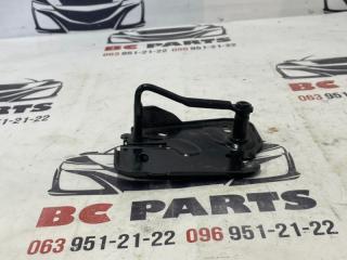 Петля замка капота Audi Q5 2019 Б/У Петля замка капота Audi Q5 2019