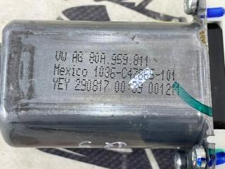 Мотор стеклоподъемника задний правый Audi Q5 2.0