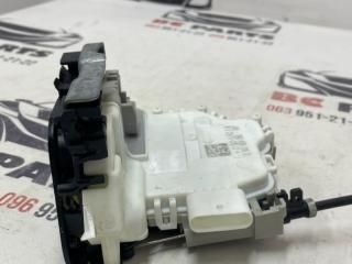 Замок боковой двери задний правый Audi Q5 2.0