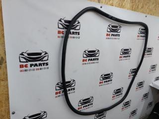 Уплотнитель кузова передний правый Chevrolet Bolt EV