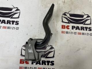 Петля капота правая Nissan Rogue T32 QR25 2.5 Петля капота правая Nissan Rogue T32 QR25 2.5